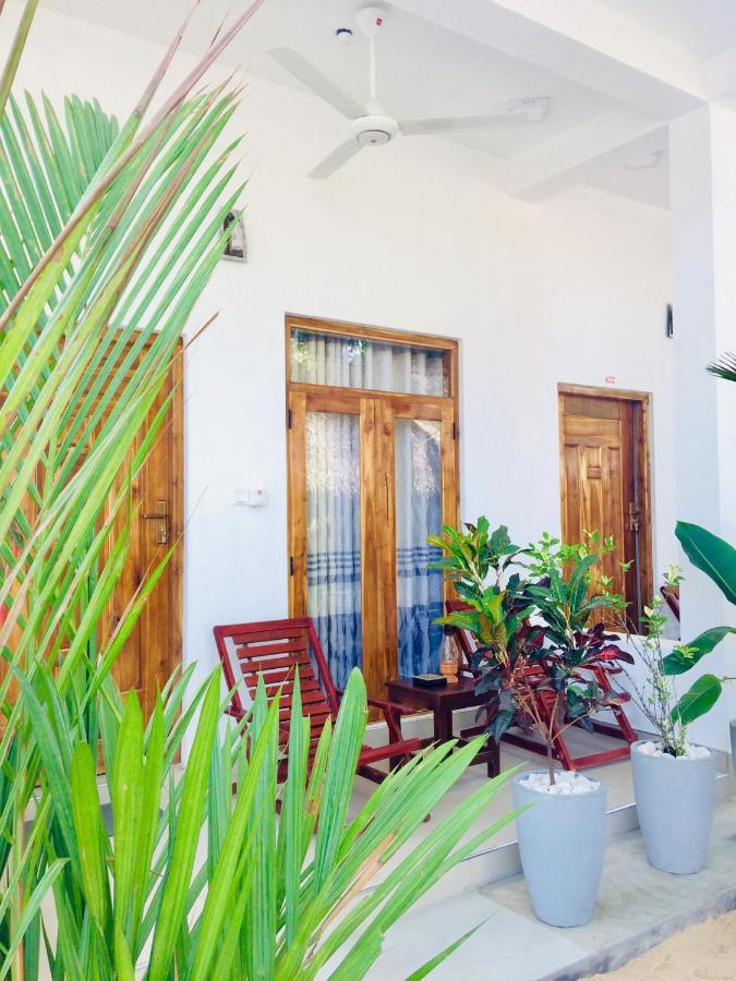 Tropicana Home Stay Baía de Arugam Exterior foto