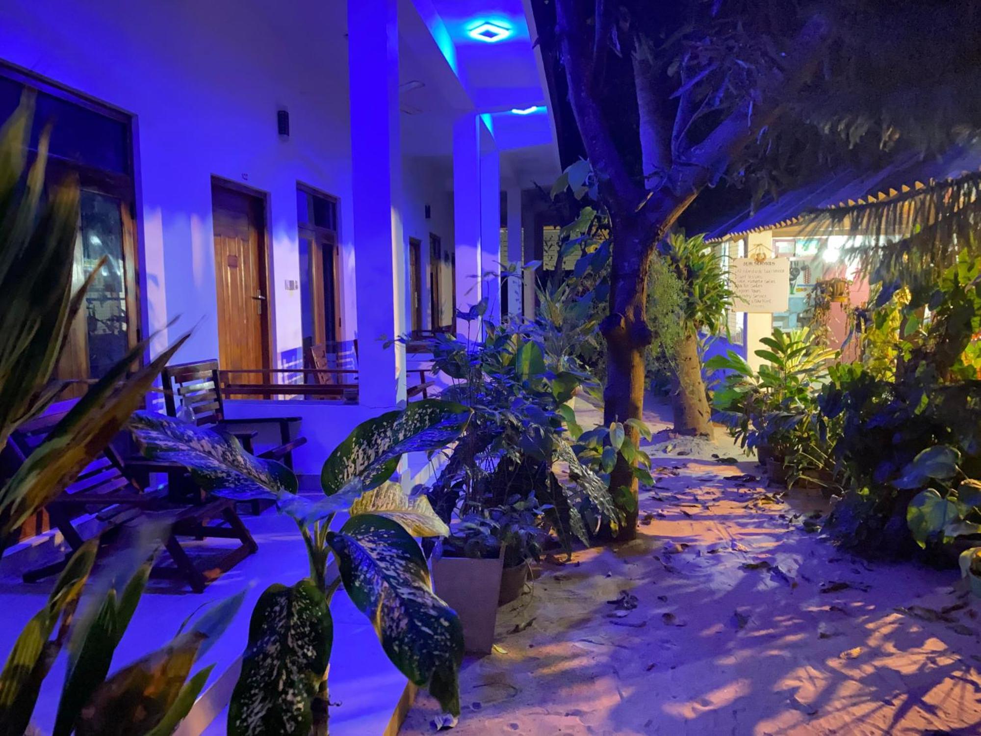 Tropicana Home Stay Baía de Arugam Exterior foto